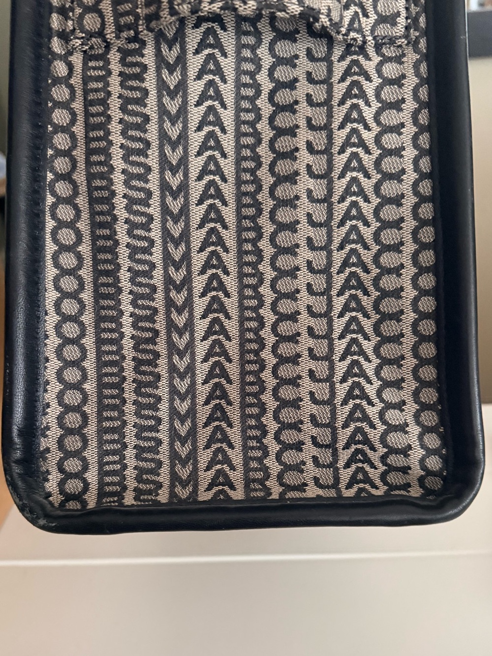 Marc Jacobs Black and White Logo Jacquard Tote - Picture 3 of 10